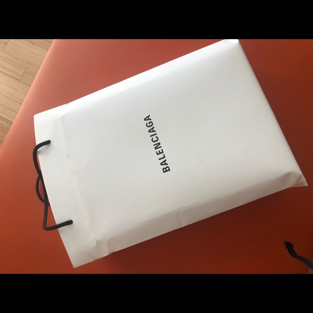Balenciaga - Picture 4 of 8